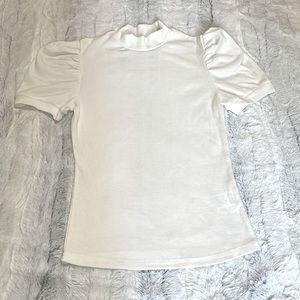 White Top with Ruffle Sleeve Women’s Medium